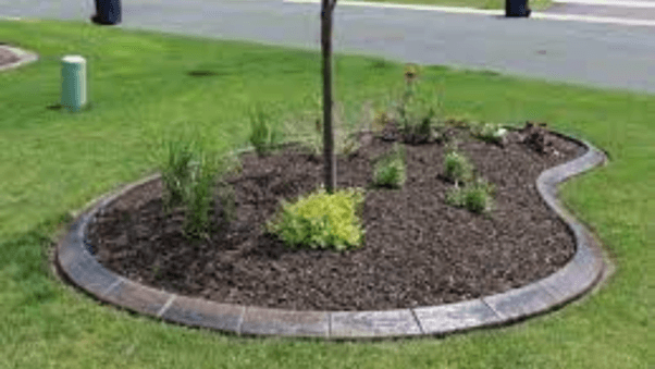 The Benefits of Concrete Edging for Your Landscape Design