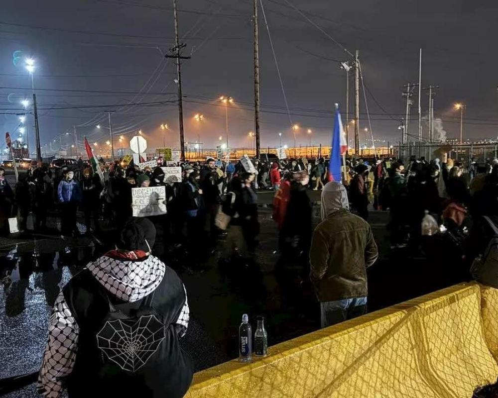 Gathering at the Port