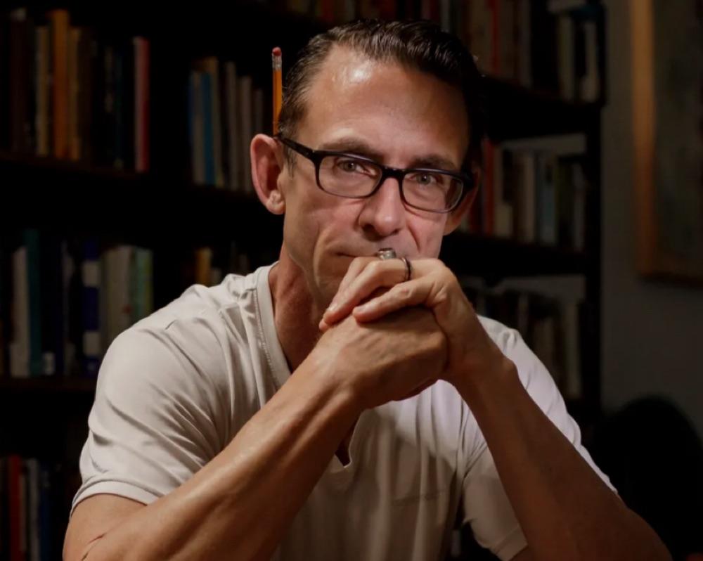 CHUCK PALAHNIUK