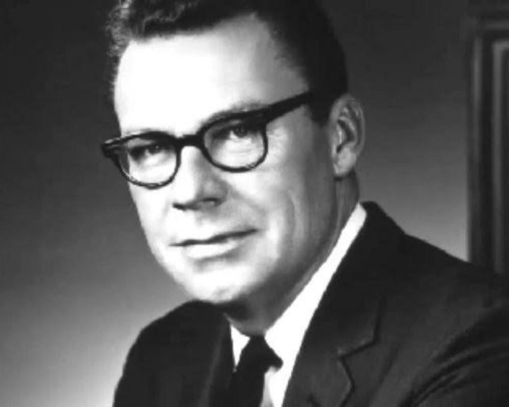 EARL NIGHTINGALE