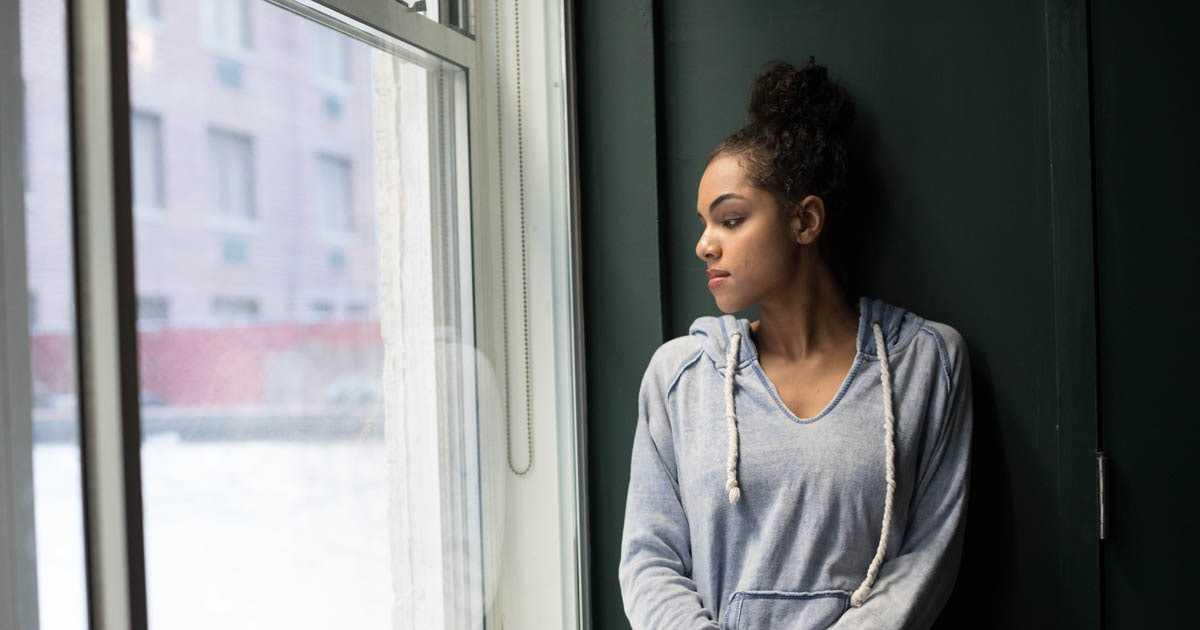 The 9 Different Types Of Loneliness And How To Deal With Each, According To Therapists