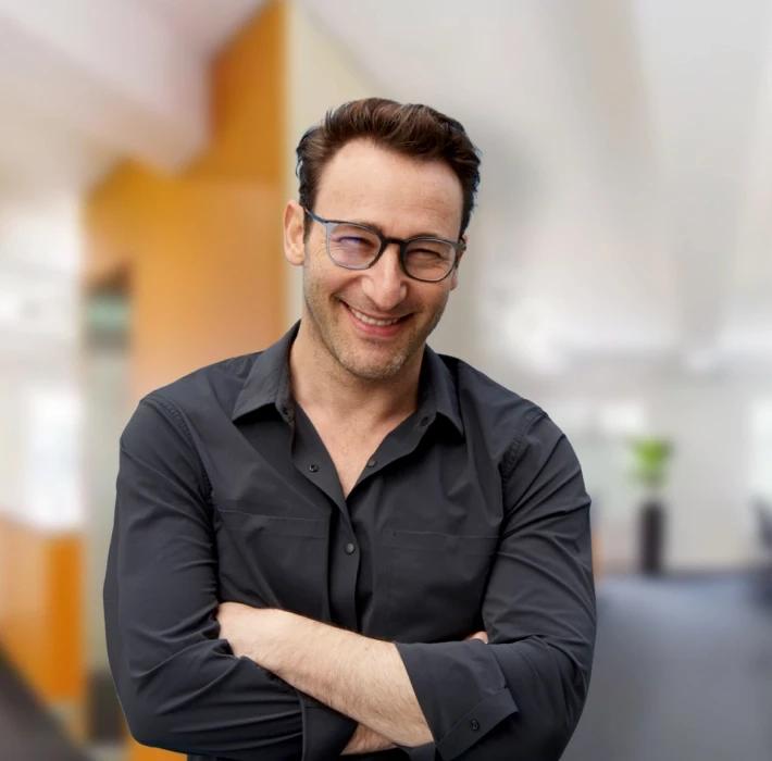 SIMON SINEK