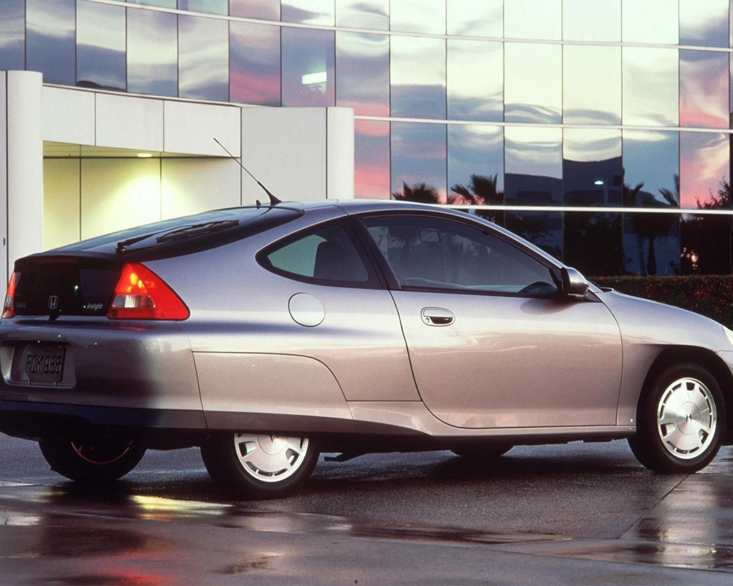2000 – Hybrid cars
