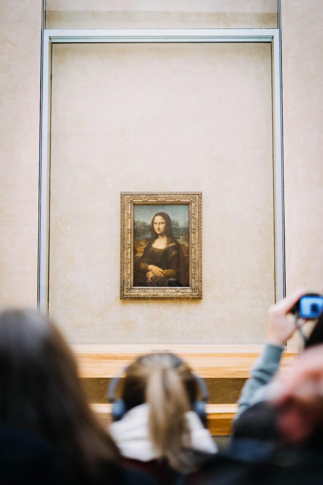 The Mystery of Mona Lisa's Eyebrows 😲