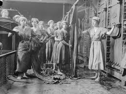 WWI and women working