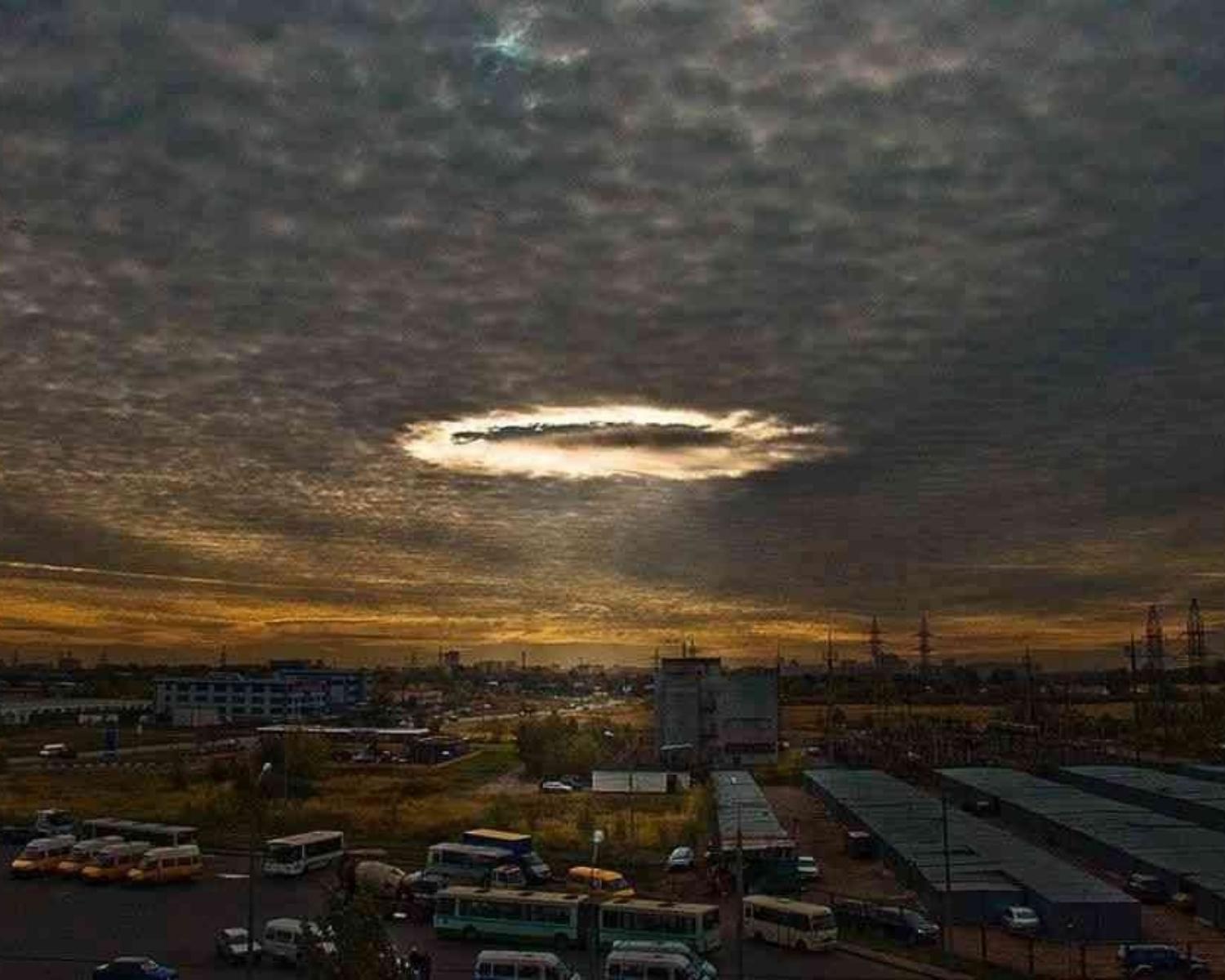 3. The 'Skypunch' phenomena that dents the clouds in the most perfect way.