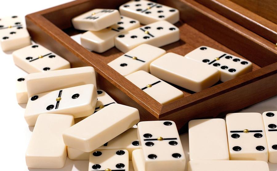 Who invented the game of dominoes?