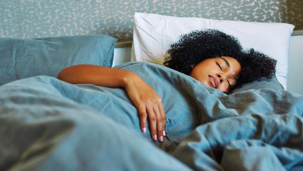 You can (and should) train yourself to sleep on your back
