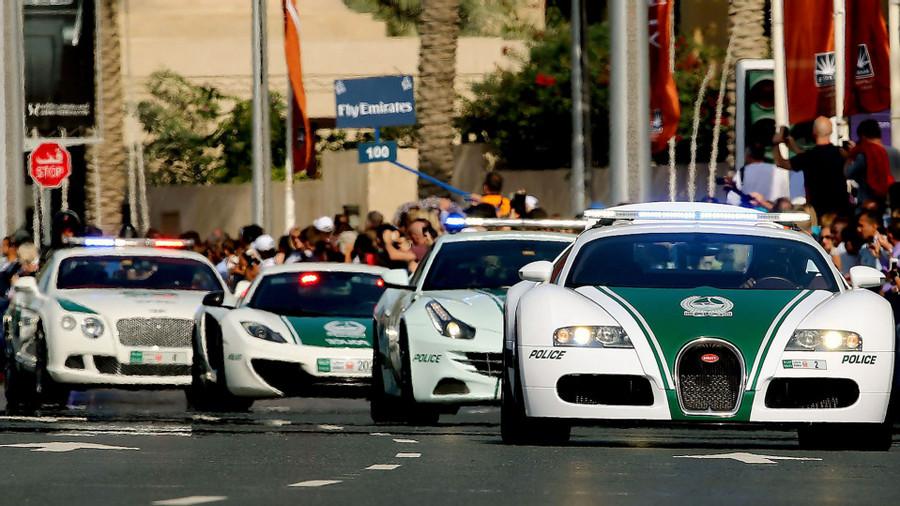 5. Nothing spells rich like Dubai Police’s fleet of supercars!