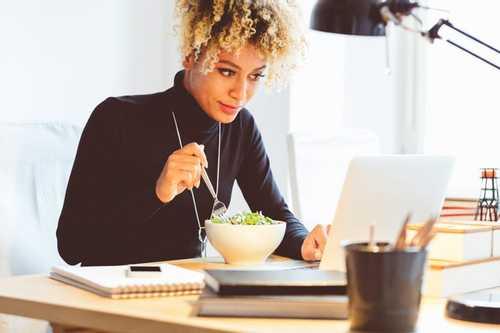 Why You Should Never Eat Lunch At Your Desk (Especially At Home)