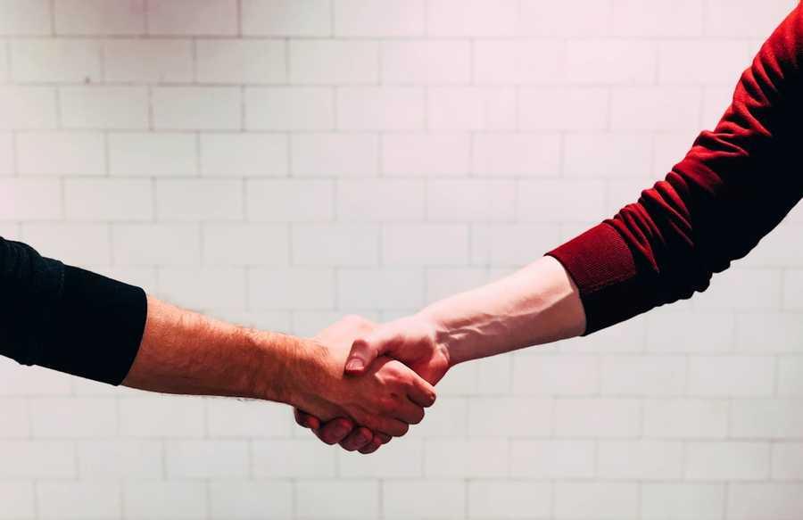 How to have a one of a kind, noticeably outstanding handshake