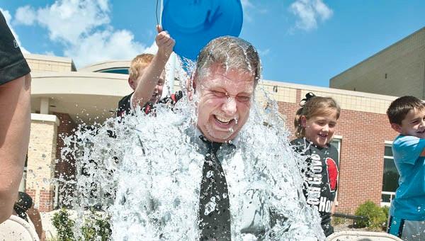 BONUS: The iconic ALS ice bucket challenge