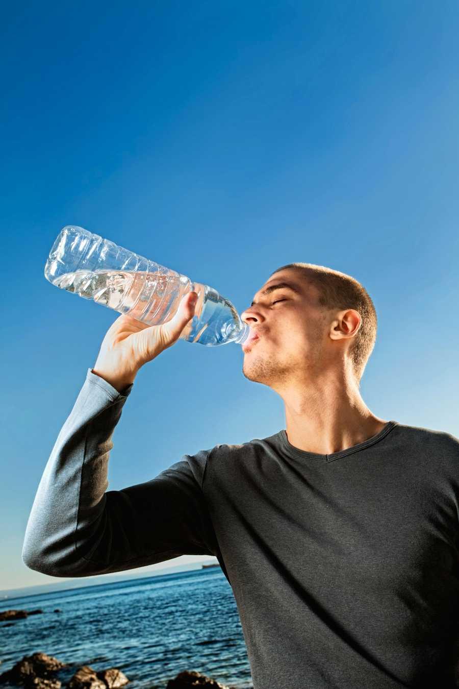7  WAYS DRINKING WATER CAN IMPROVE YOUR SKIN IN DAY TO DAY LIFE.