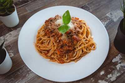 Bolognese with a touch of Imperative please