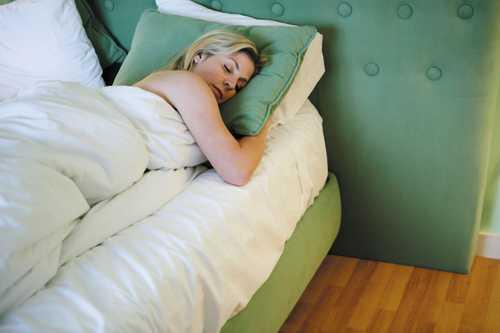 Anxiety and stress weighing heavily at night? A new blanket might help
