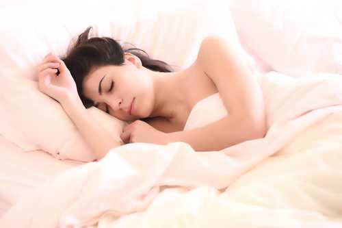 How Deep Sleep Helps Your Brain "Clean" Itself