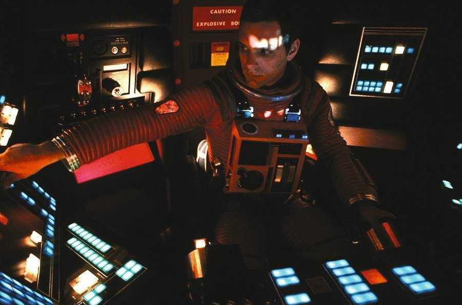 2001: A Space Odyssey - Space stations and Tablets