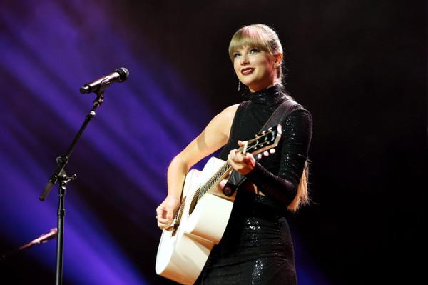 Shining Stars From Taylor Swift's Midnights Album