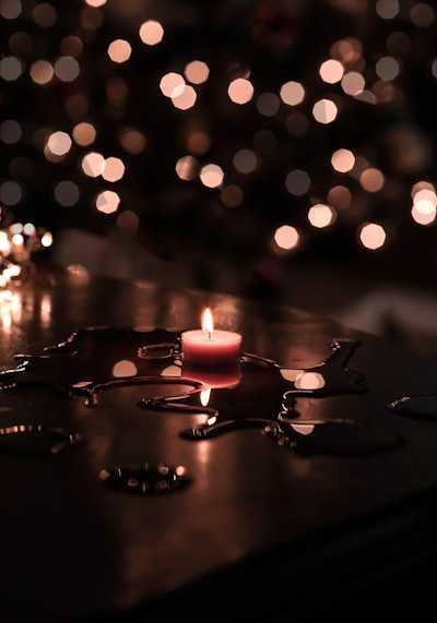 Why the lights are dim during candlelight dinner? 