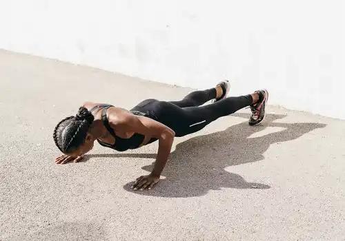 The 10 Benefits of a Strong Core, According to Trainers