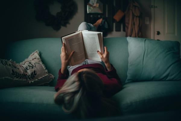 5 Tips for How to Read Faster Without Losing Comprehension | Book Riot