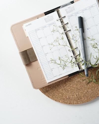 Use These 10 Tips for Using a Planner to Boost Your Productivity